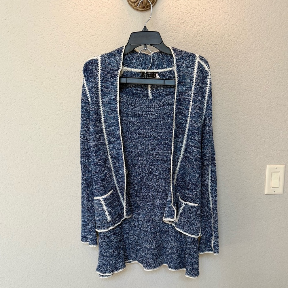 26 International Navy and Cream Knit outfit.  Beautiful fit